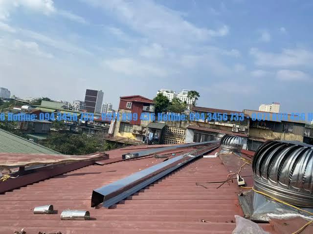 Dịch vụ sửa mái nhà Hà Nội: sửa dột mái tôn, mái ngói, mái bê tông, gia cố trước mưa bão. Khảo sát miễn phí, báo giá rõ từng hạng mục, có bảo hành sau thi công.